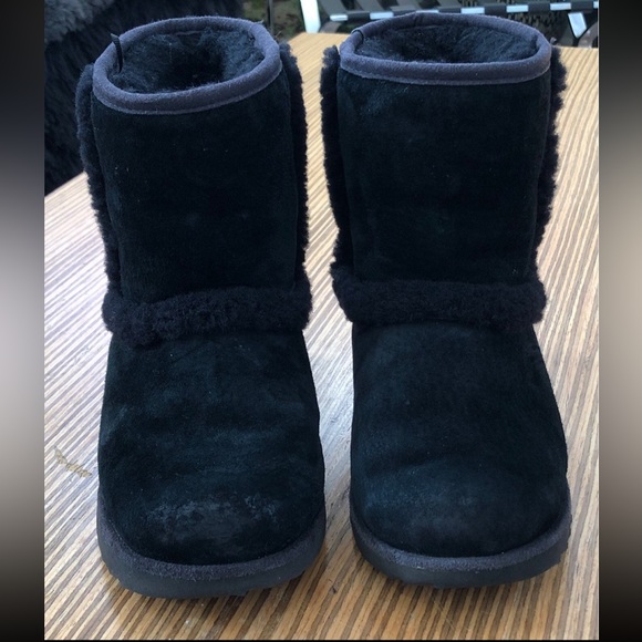 Ugg Black Hadley II Waterproof Sheepskin Boots Girls size 3 - Picture 2 of 9